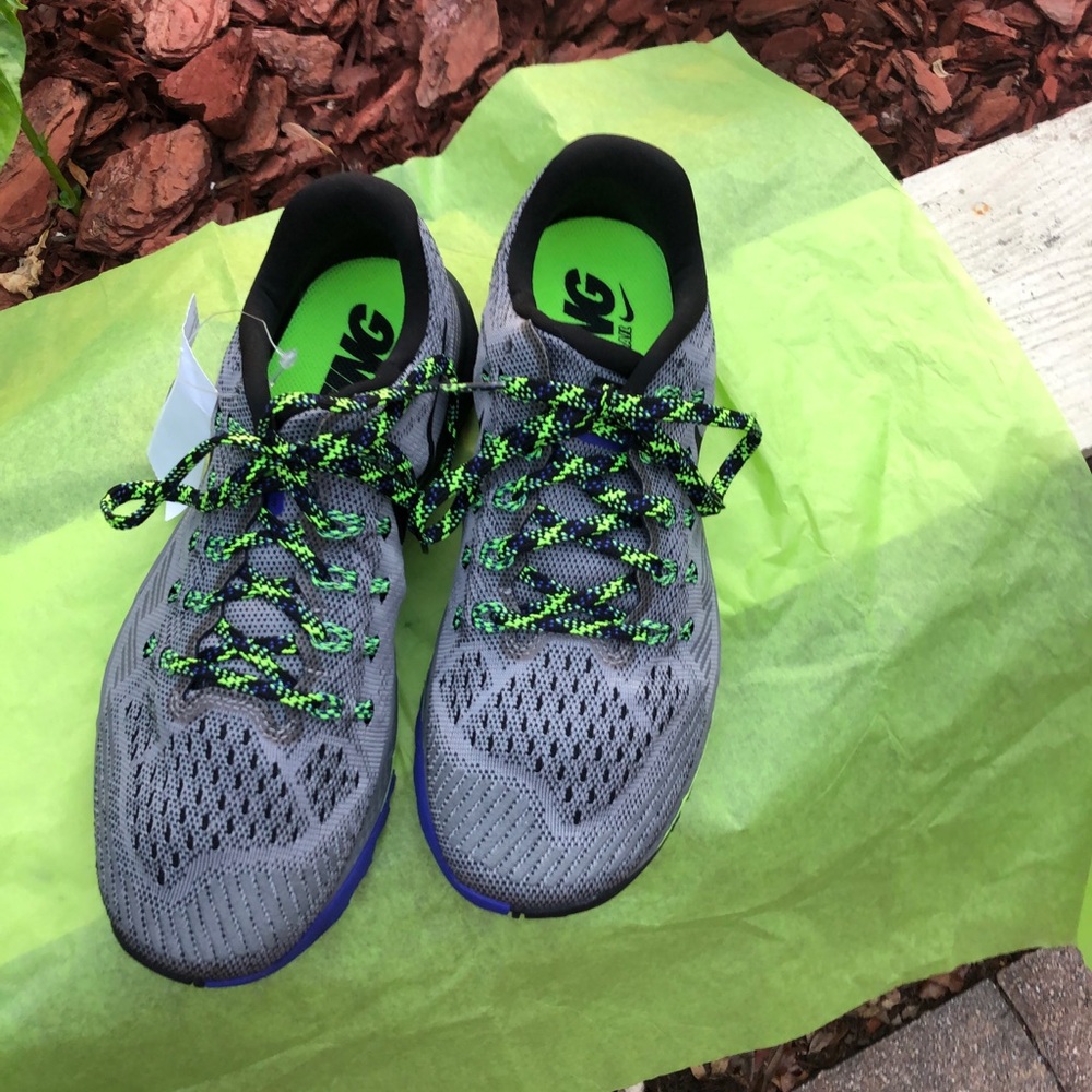 Nike women’s Air Zoom Kiger trail running shoes gray 8